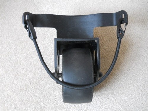 Powakaddy front wheel assembly
